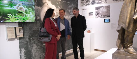 Ректорська екскурсія Василя Косіва виставкою “ЛНАМ: розархівація”